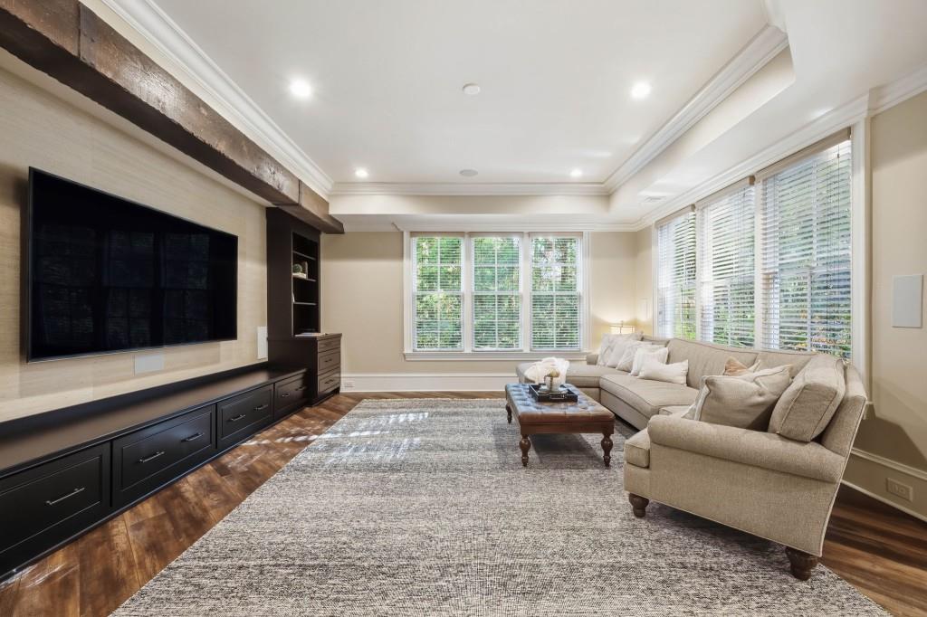 841 Camden Park Court NE