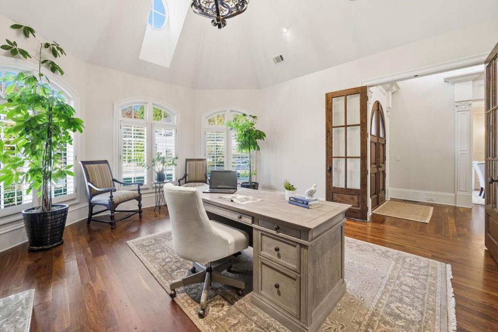 841 Camden Park Court NE