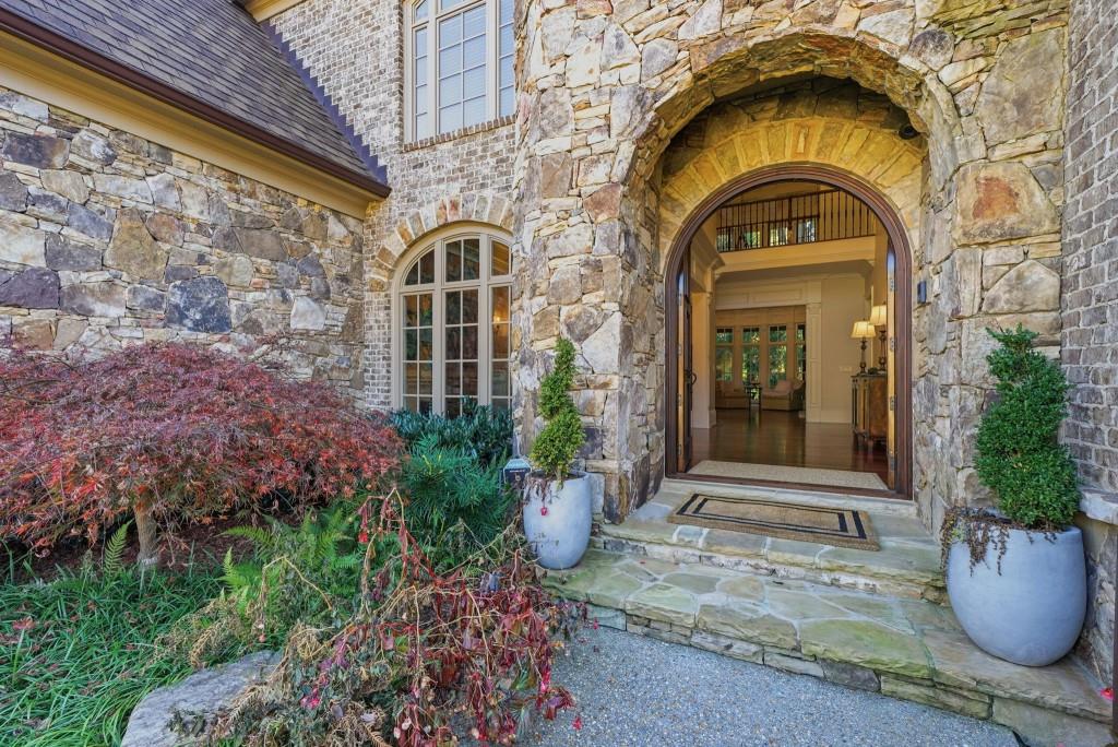 841 Camden Park Court NE