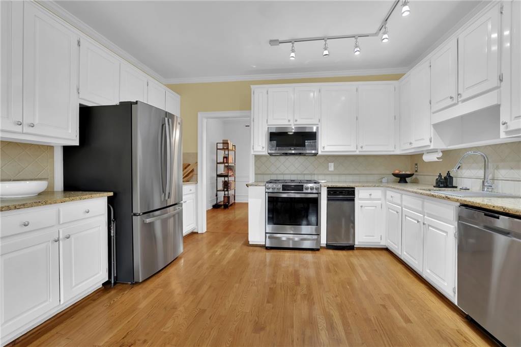 7155 Roswell Road Unit 14