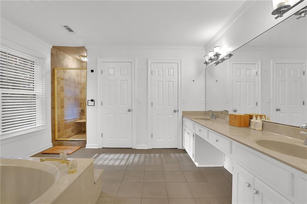 7155 Roswell Road Unit 14