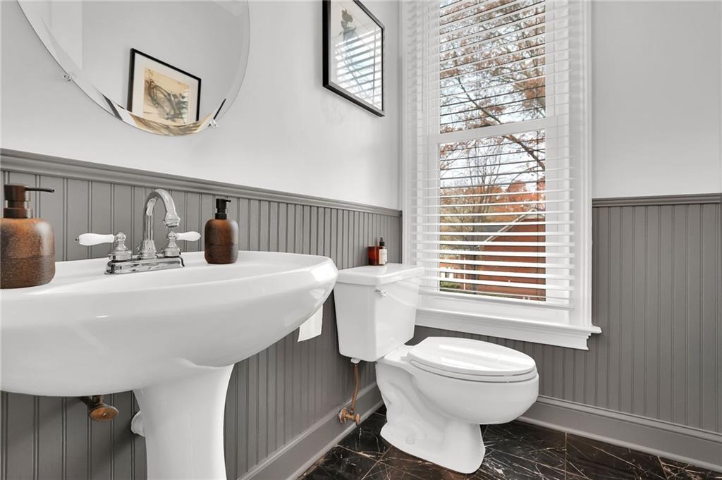 7155 Roswell Road Unit 14