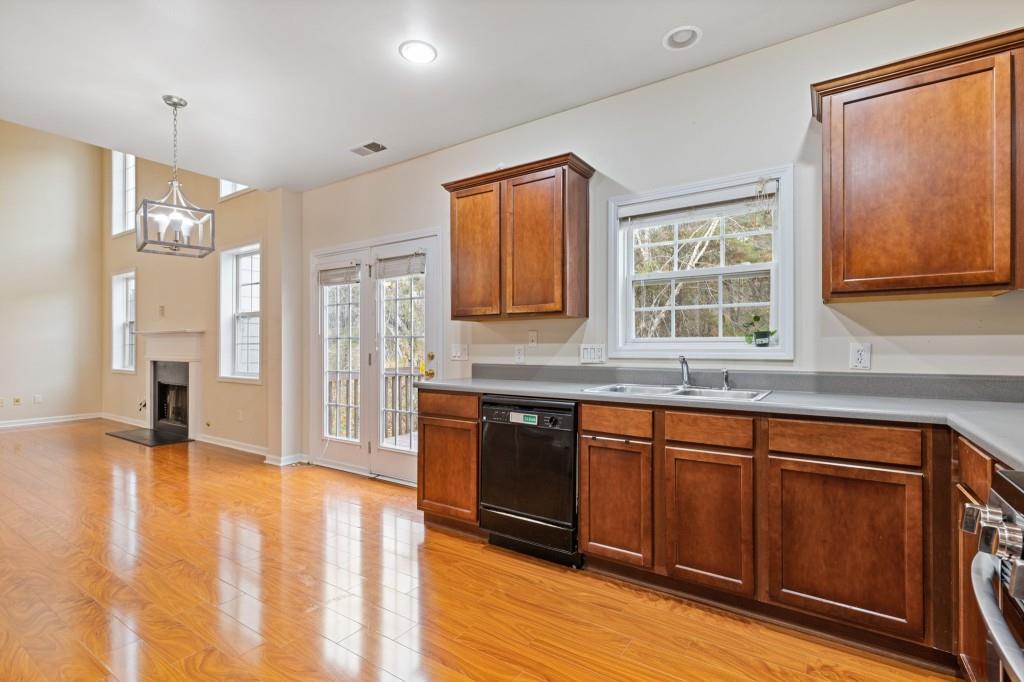 2813 Glenlocke Way NW