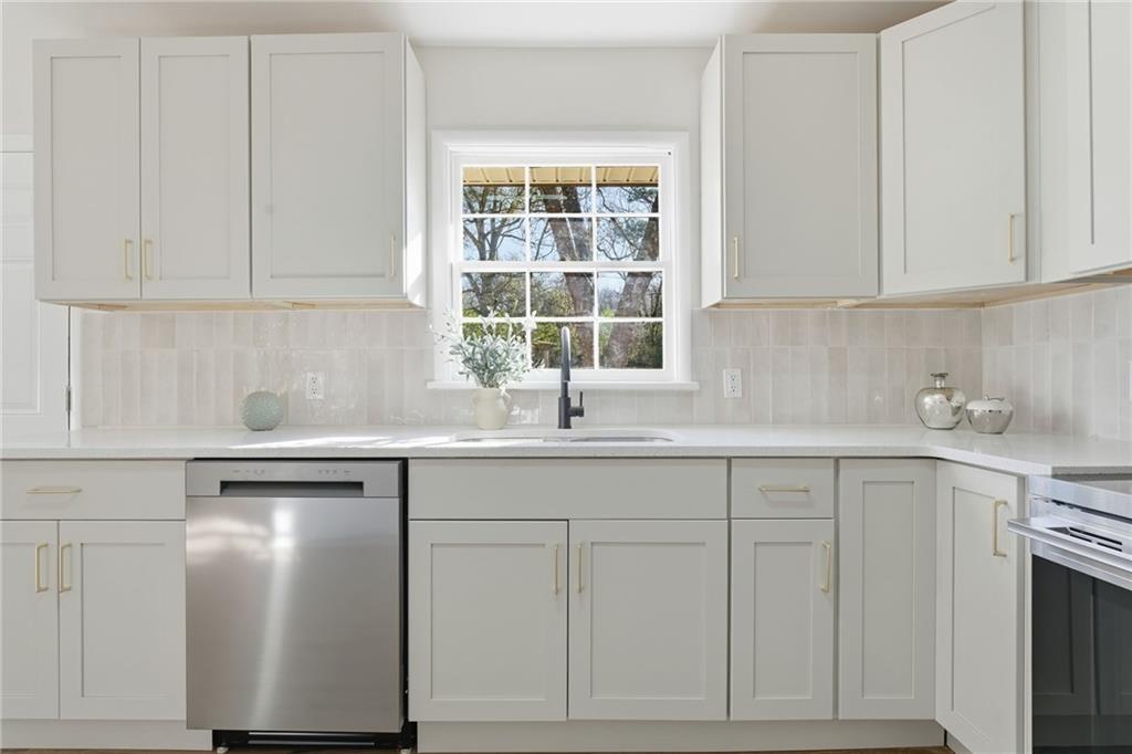 135 Reeceburg Road SE