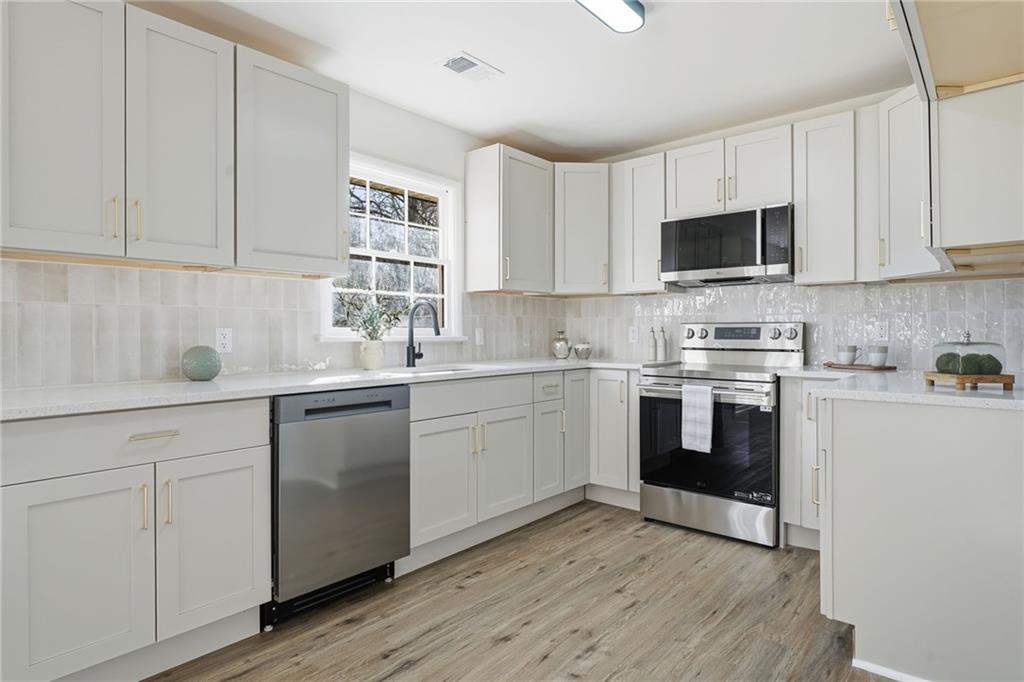 135 Reeceburg Road SE