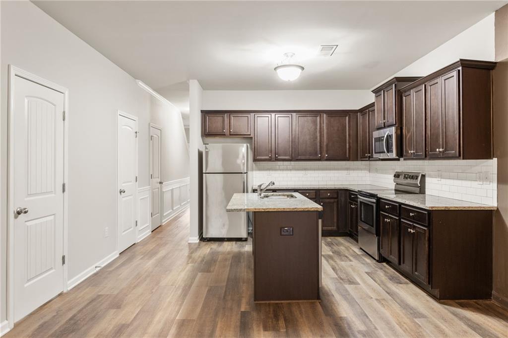 4497 Ravenwood Drive