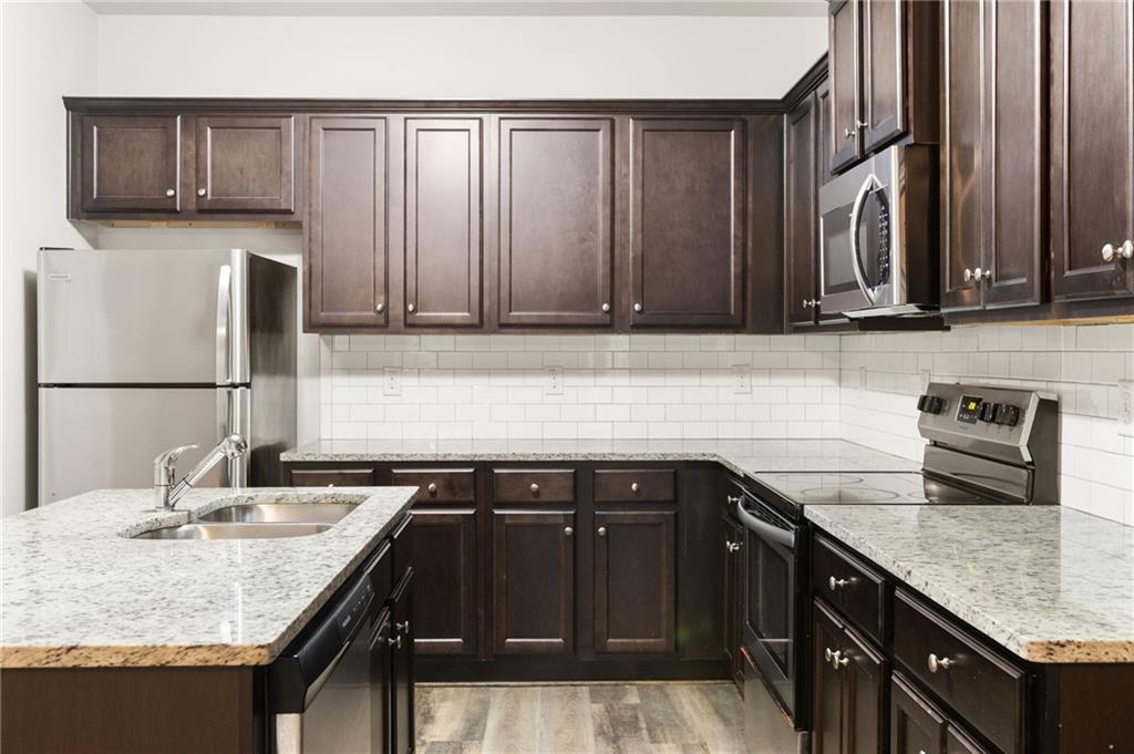 4497 Ravenwood Drive