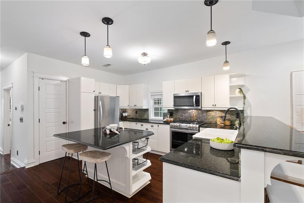 715 Woodson Street SE