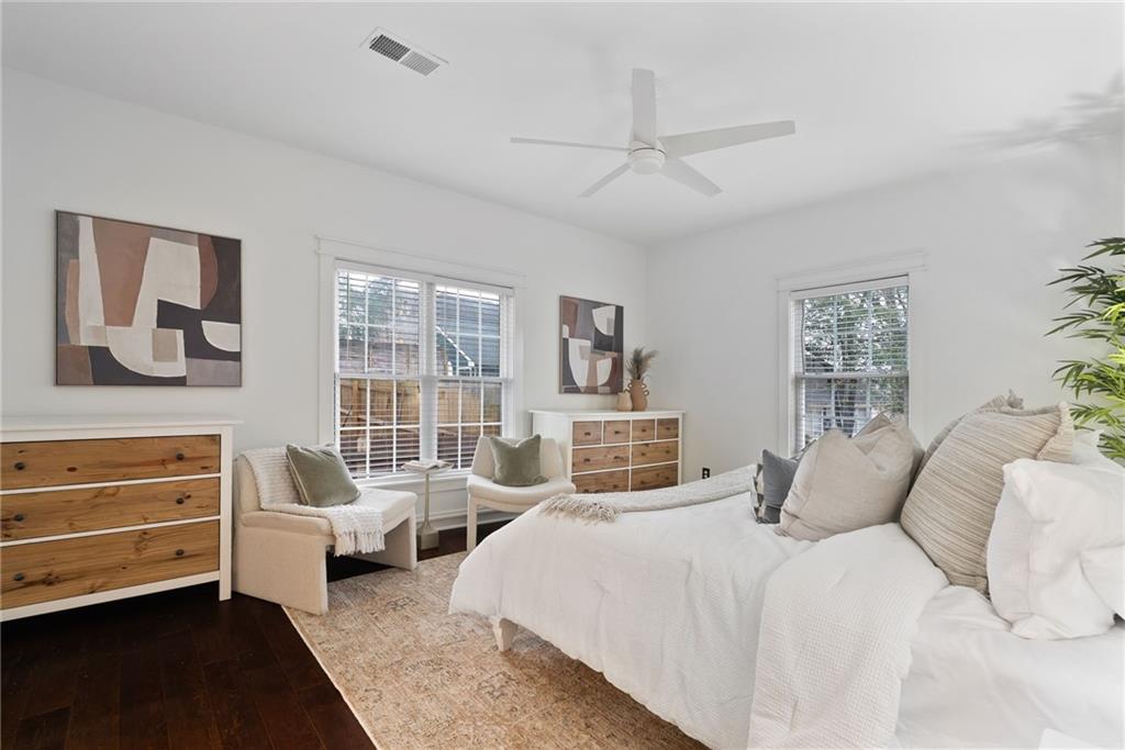 715 Woodson Street SE