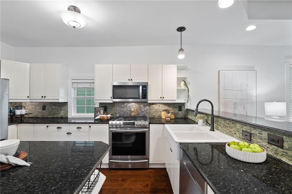 715 Woodson Street SE