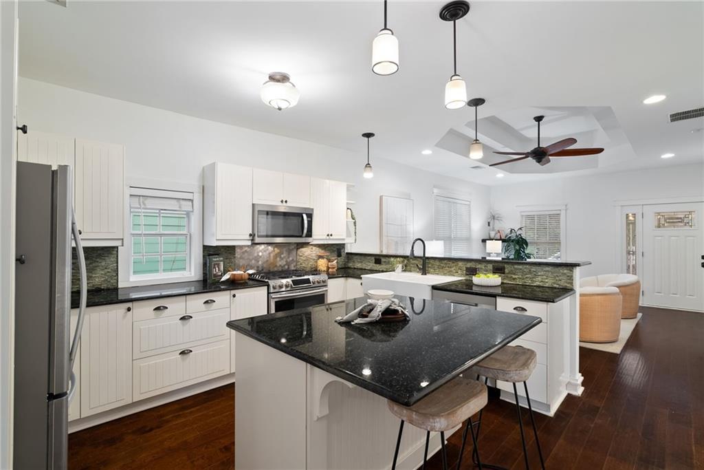 715 Woodson Street SE