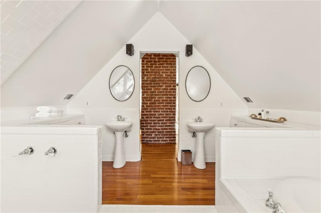 1456 N Morningside Drive NE