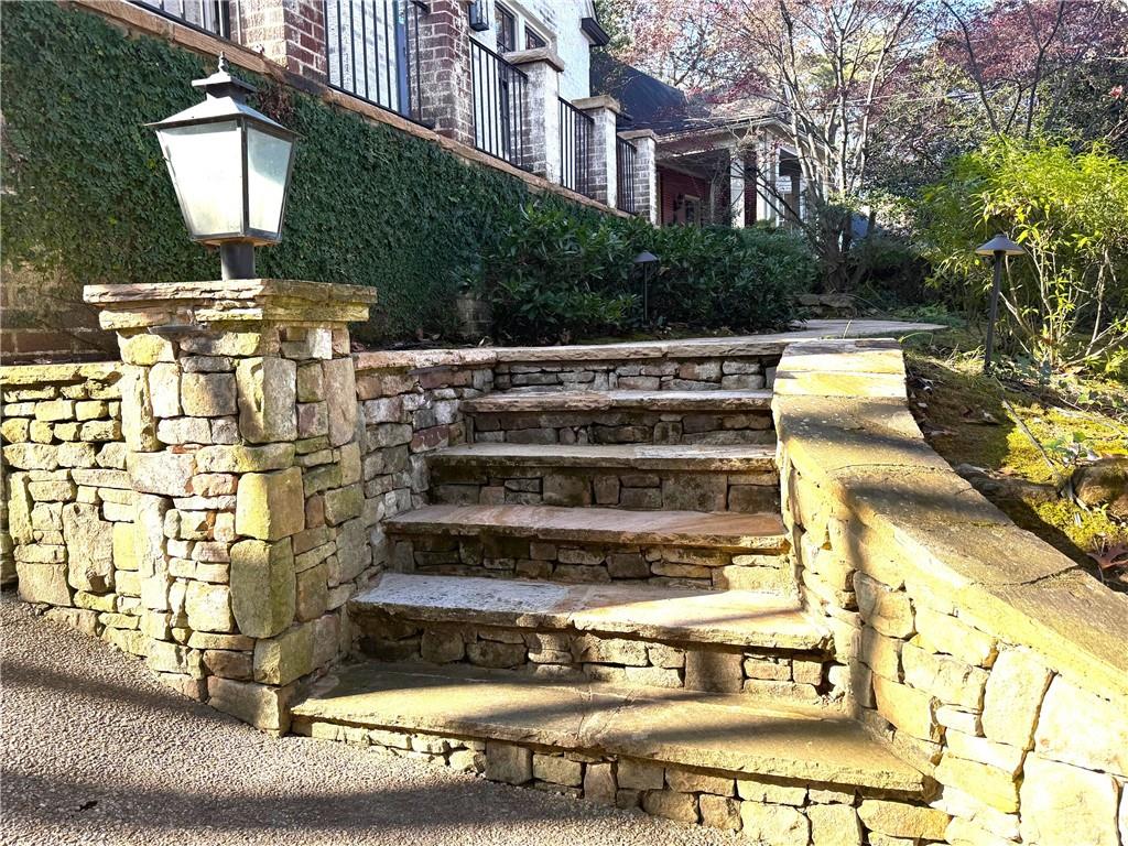 1456 N Morningside Drive NE