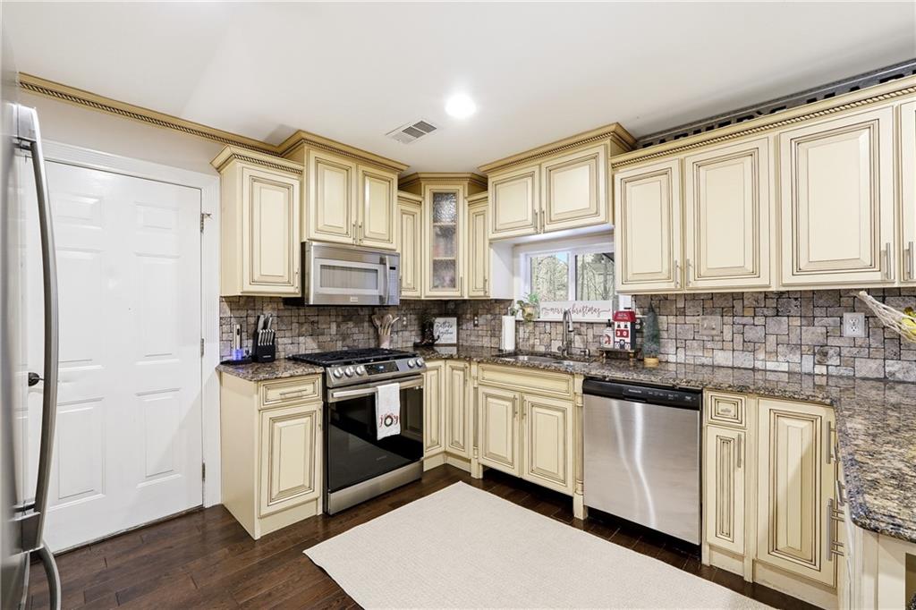 5960 River Ridge Lane