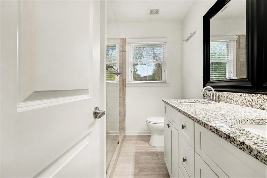 3053 Hollywood Drive