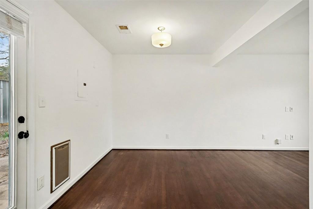 3053 Hollywood Drive