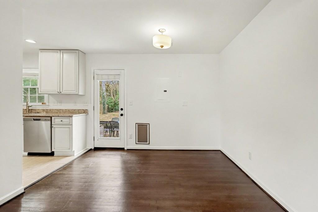 3053 Hollywood Drive