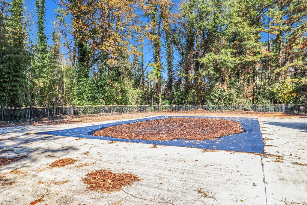 1202 Pine Heights Drive NE