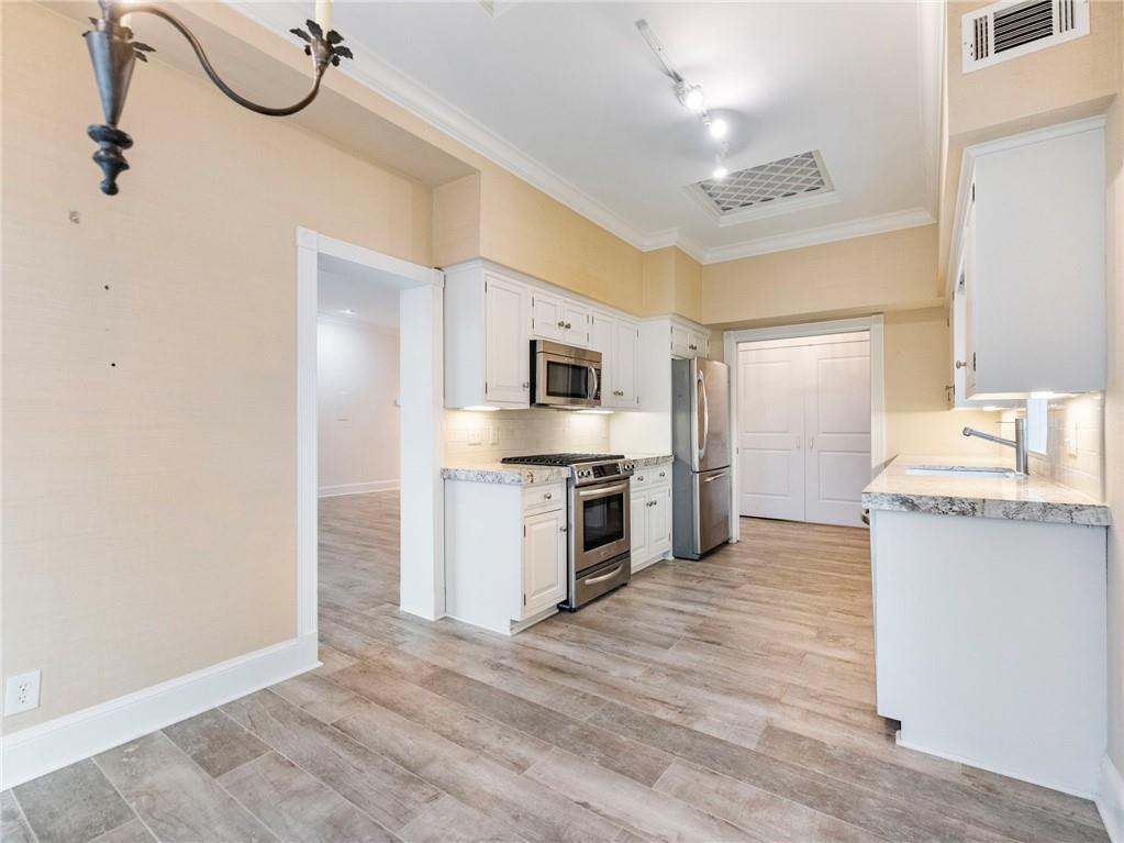 3636 Peachtree Road NE Unit 405