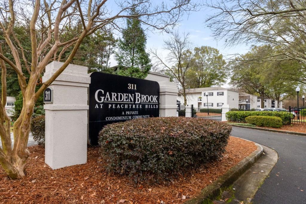 311 Peachtree Hills Avenue NE Unit 4D