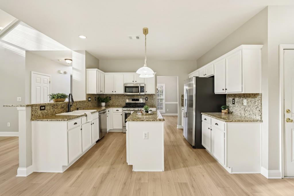 1090 Great Oaks Drive