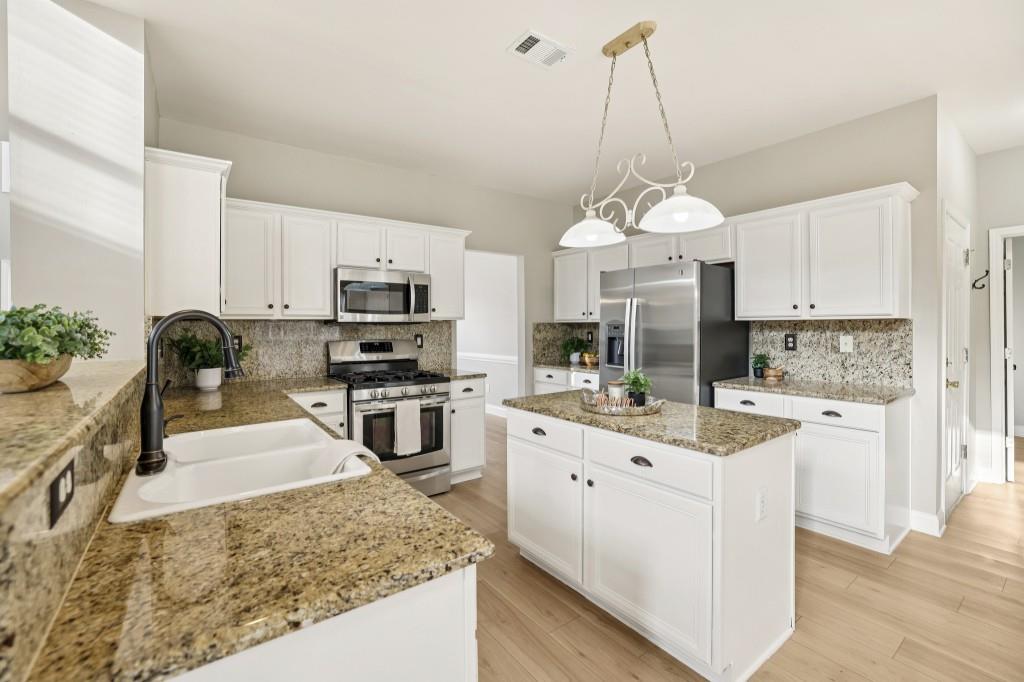 1090 Great Oaks Drive