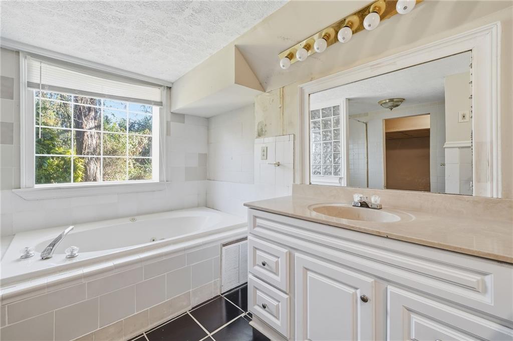 2272 Stoney Ford Drive NE