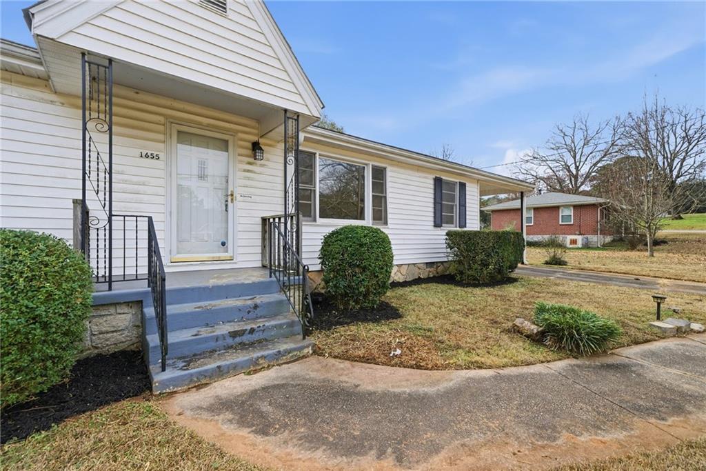 1655 Lucelle Avenue