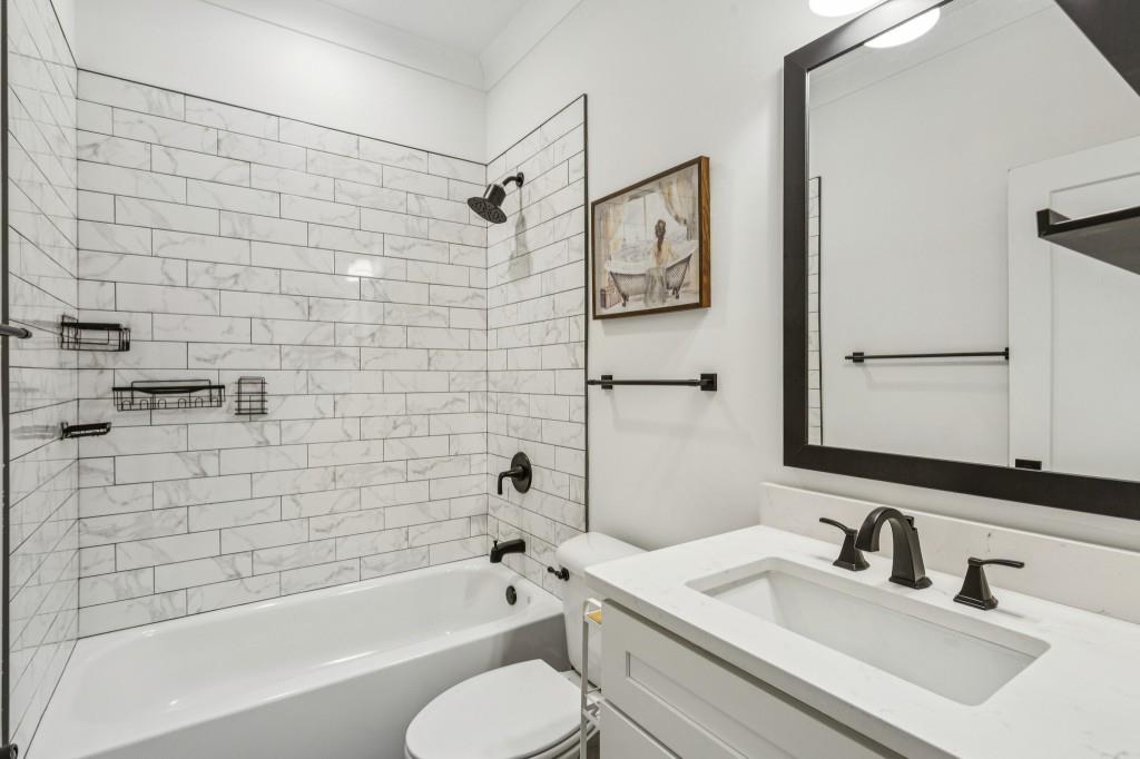 3346 Kenyon Creek Drive NW Unit A