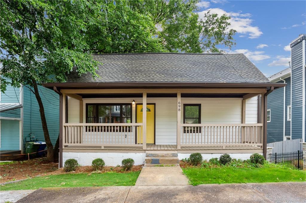 698 Garibaldi Street SW