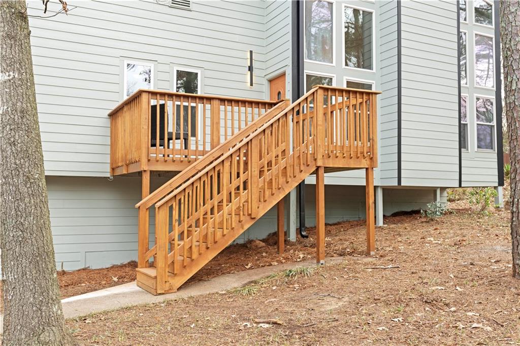 767 Starmist Court NE