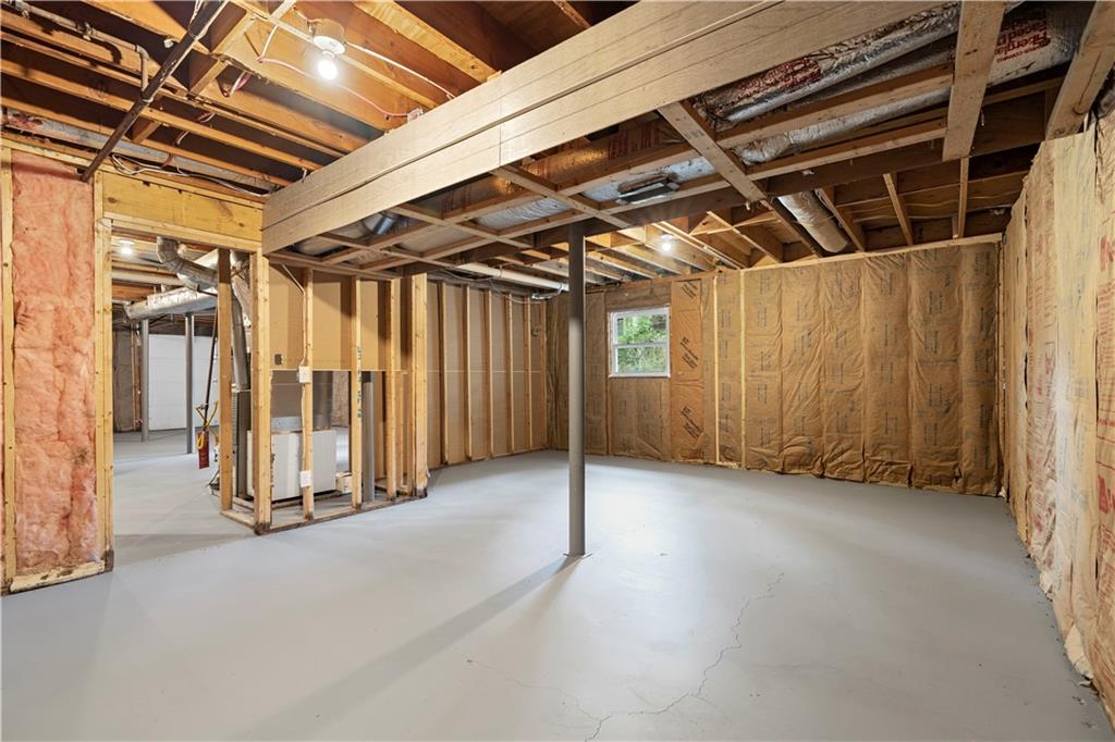 767 Starmist Court NE