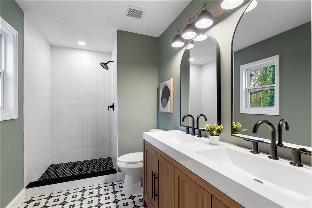 767 Starmist Court NE