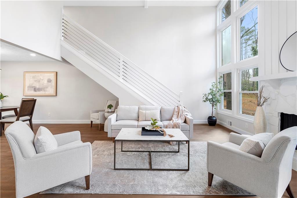 767 Starmist Court NE