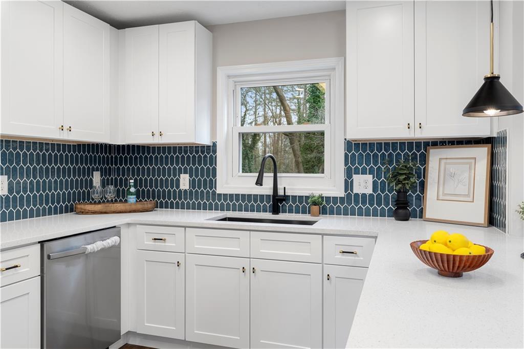 767 Starmist Court NE