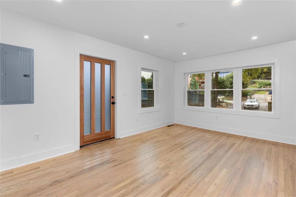 150 BIXBY Terrace SE