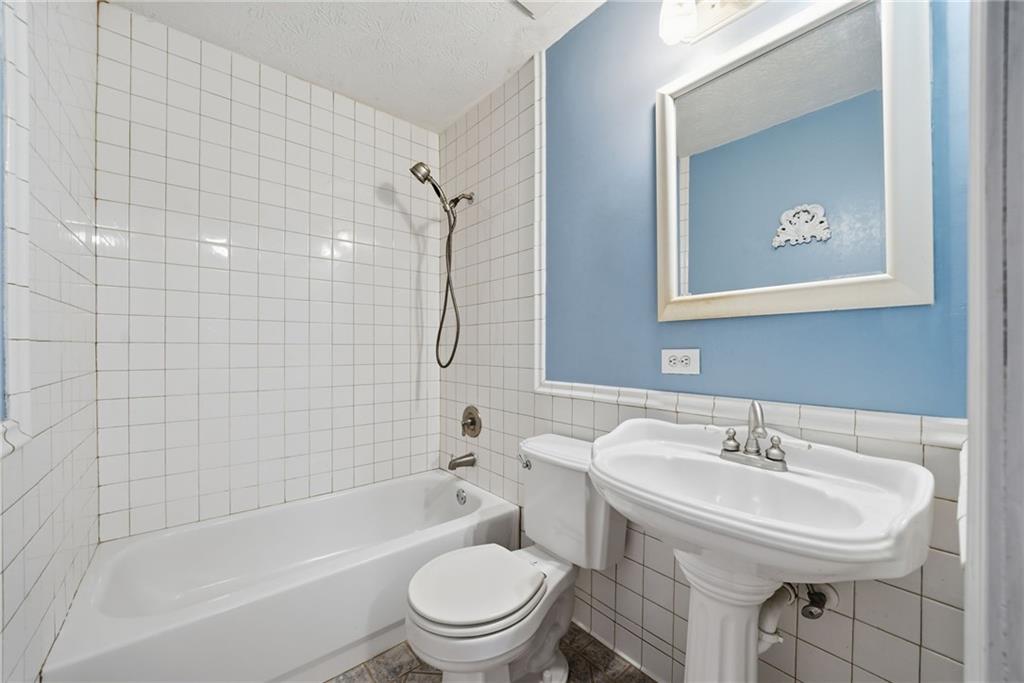 1715 Hidden Hollow Court SW