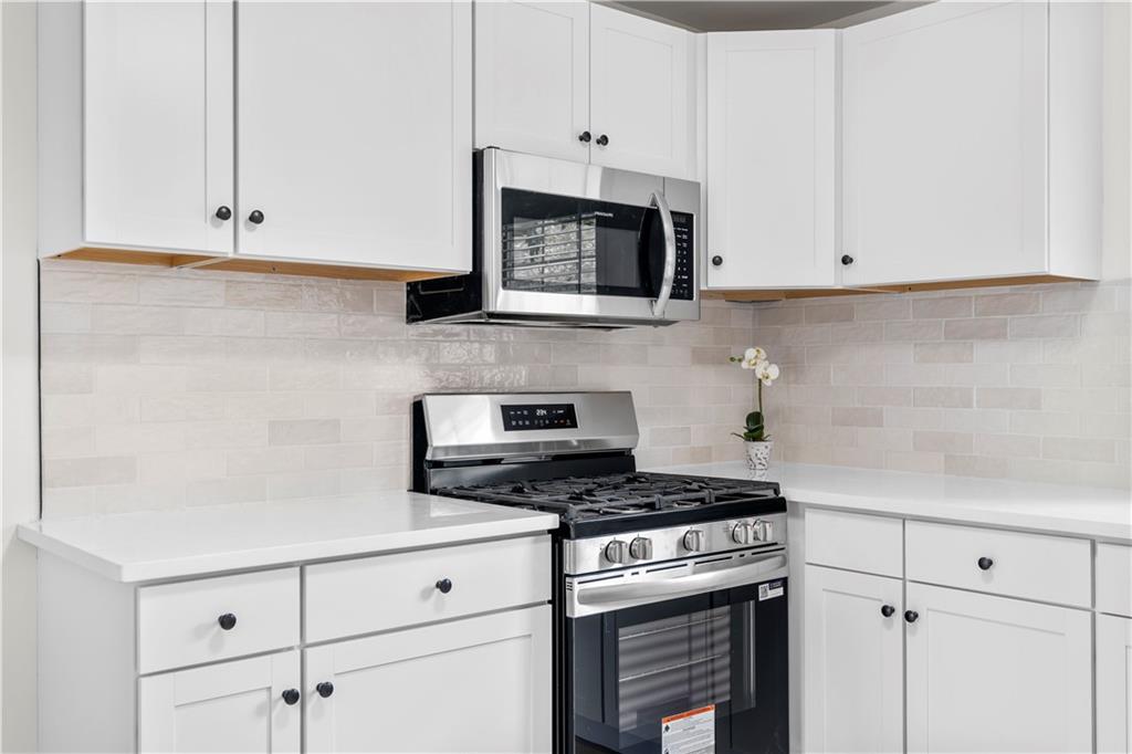 16 Barnesdale Way NE