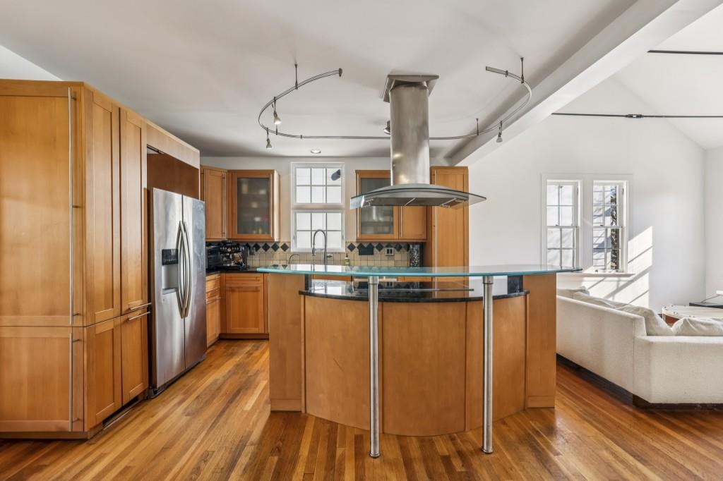 918 Glen Arden Way NE