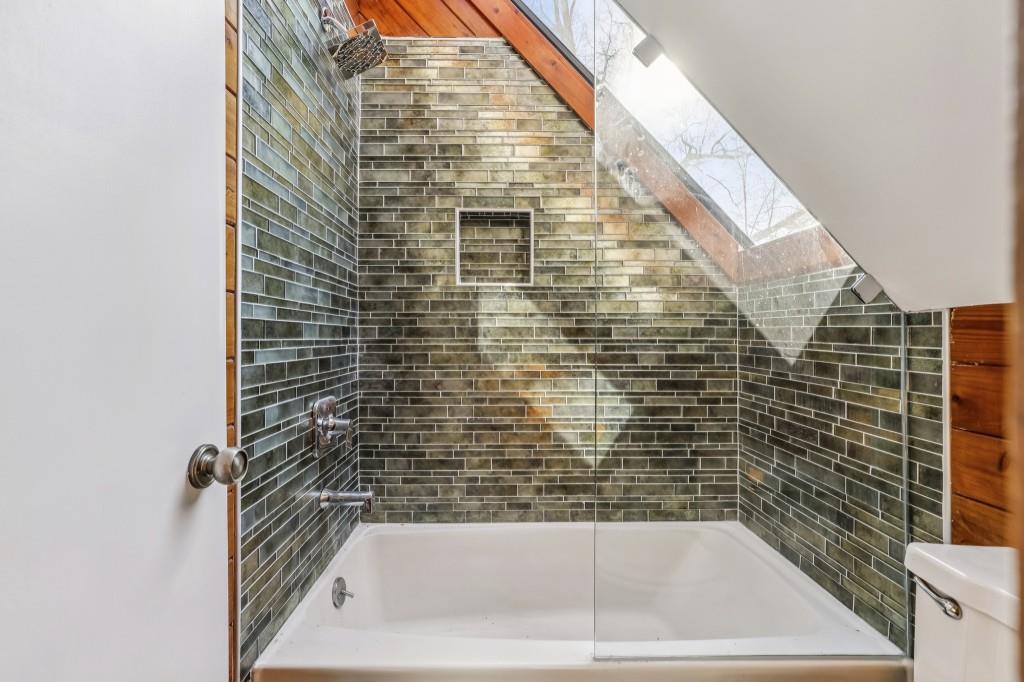 918 Glen Arden Way NE