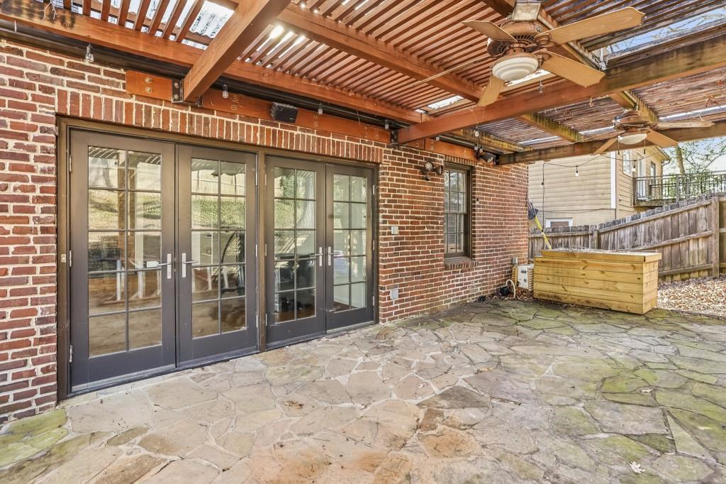 918 Glen Arden Way NE