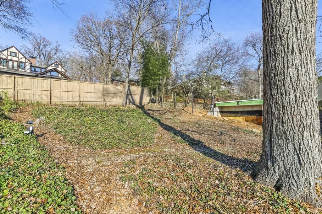 918 Glen Arden Way NE