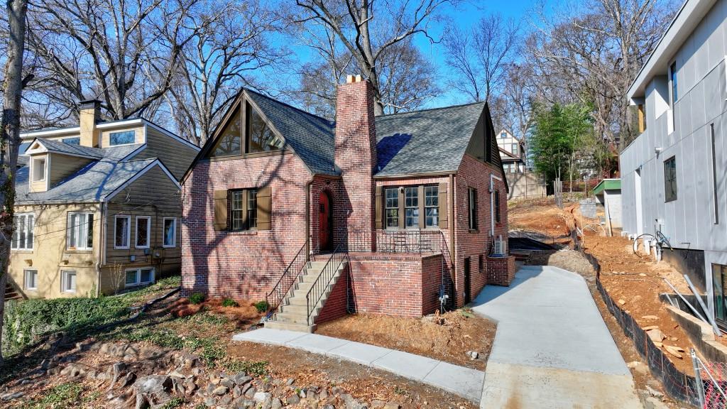 918 Glen Arden Way NE