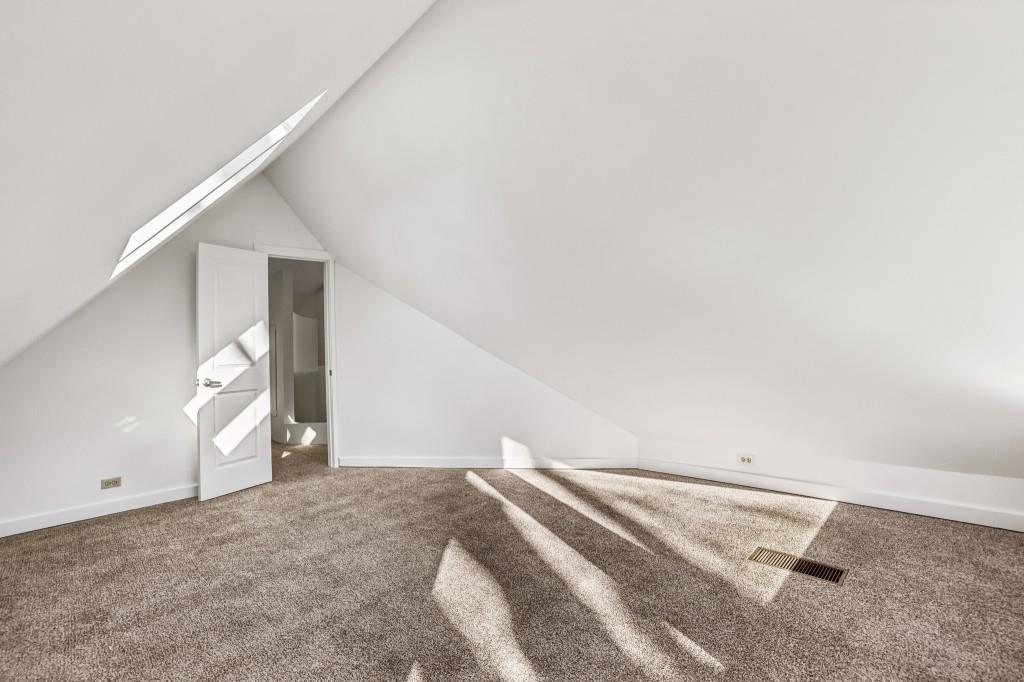 918 Glen Arden Way NE