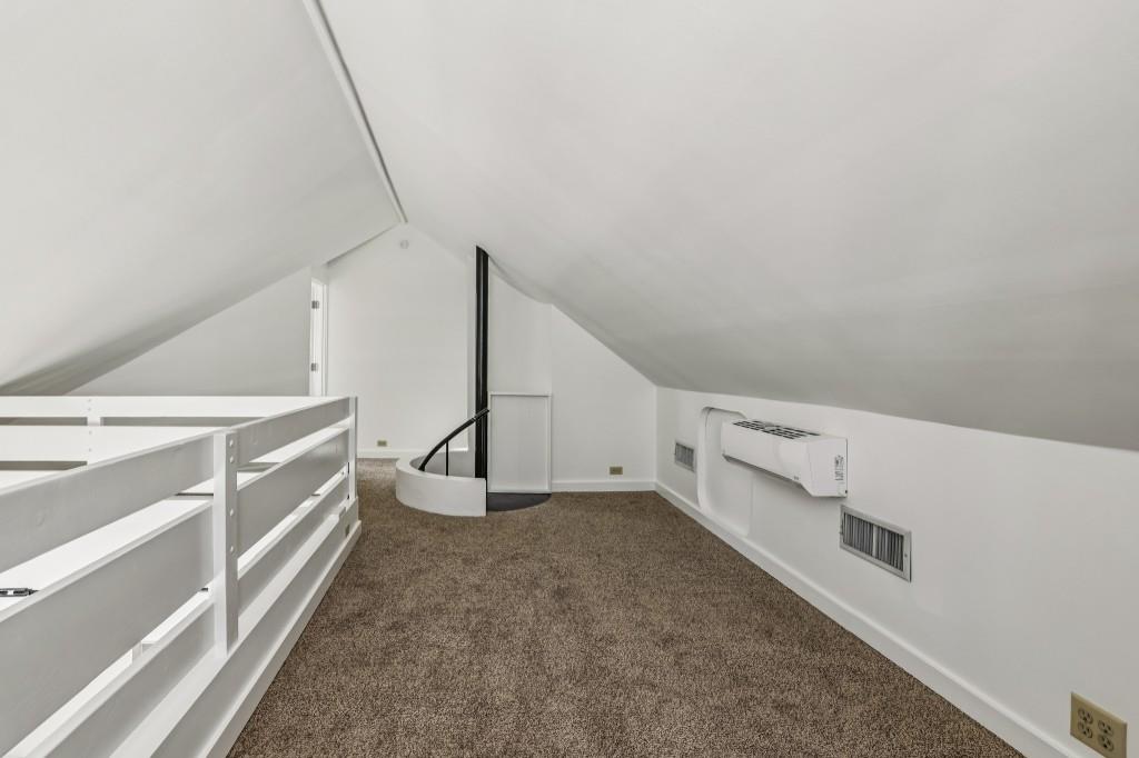 918 Glen Arden Way NE