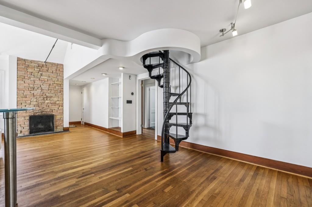 918 Glen Arden Way NE