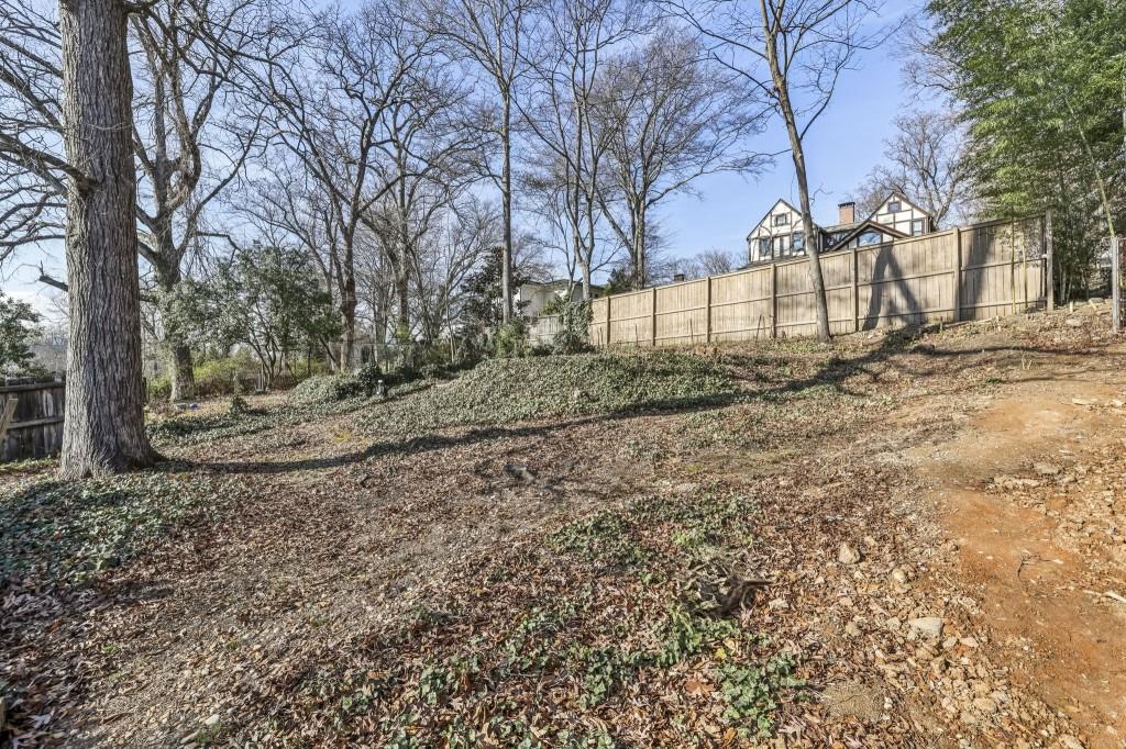 918 Glen Arden Way NE