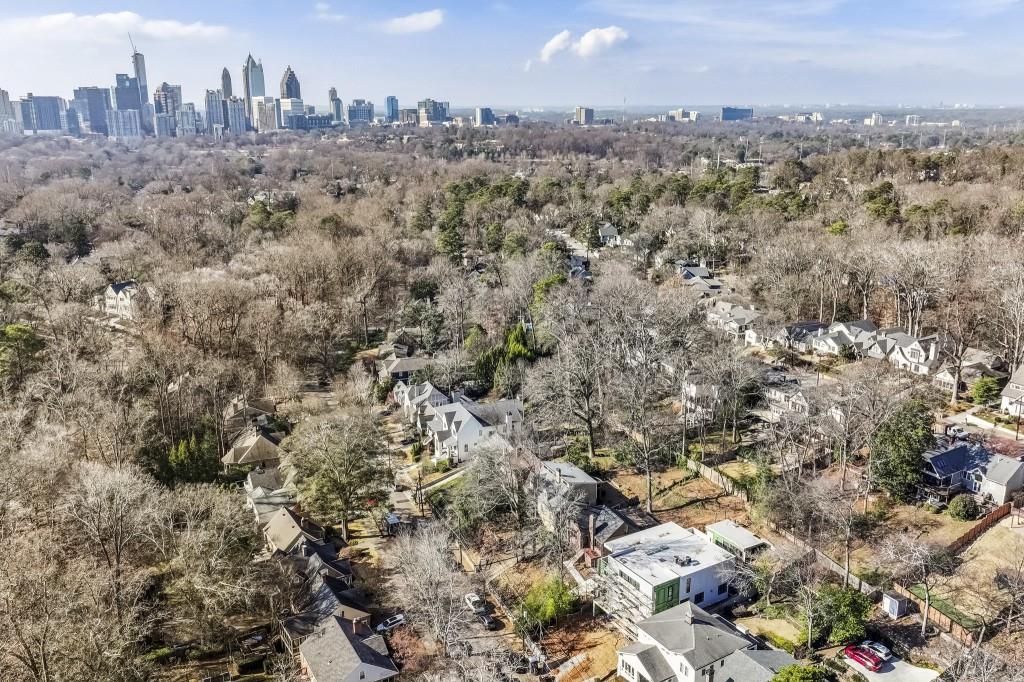 918 Glen Arden Way NE