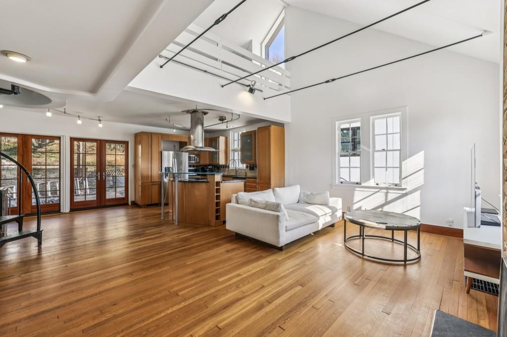 918 Glen Arden Way NE