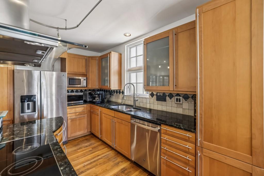 918 Glen Arden Way NE